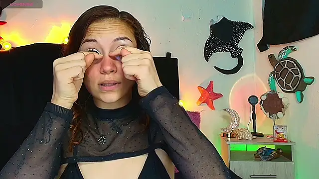 alisson zafiro  online show from 9, 7, 2026