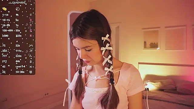 Lil Amelie online show from 3, 2, 2025