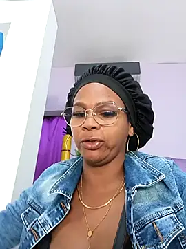 Melanie candy  online show from 18, 3, 2025