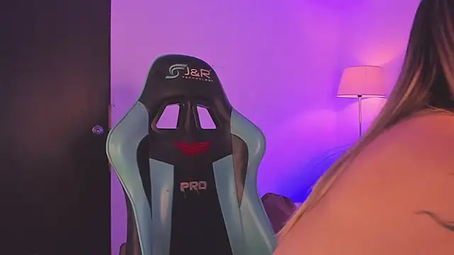 pink quarz online show from 21, 10, 2025