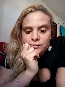 Snapshot of Elza_Blonde chatting on 26, 10, 2025 Elza Blonde online show from 26, 10, 2025
