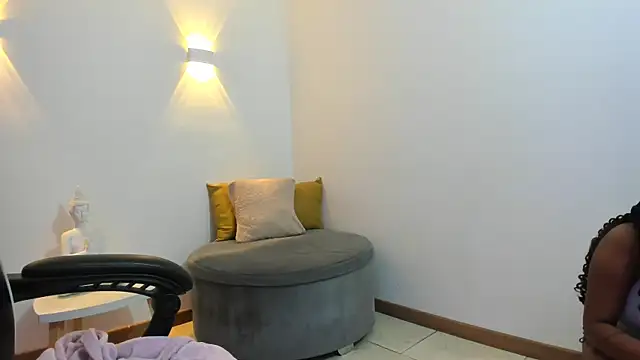 Lizzie Williams  online show from 2, 10, 2025