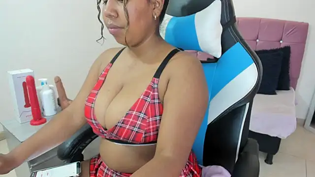 Lizzie Williams  online show from 28, 4, 2026