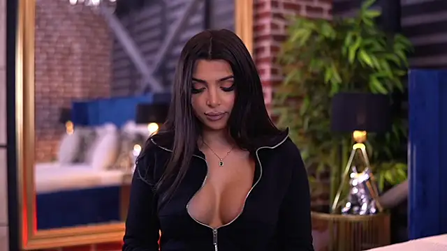 NicoleCellini online show from 15, 10, 2025