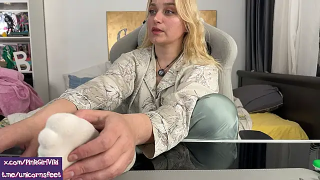 unicornsfeet online show from 4, 5, 2026