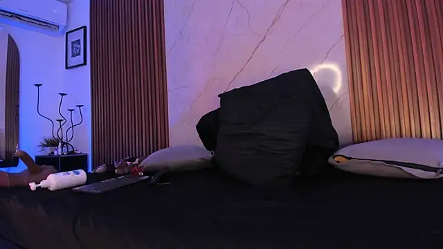 Emiilycollins online show from 20, 12, 2025