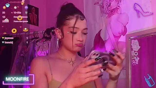 Snapshot of moonfiredancer chatting on 21, 10, 2025 moonfiredancer online show from 21, 10, 2025