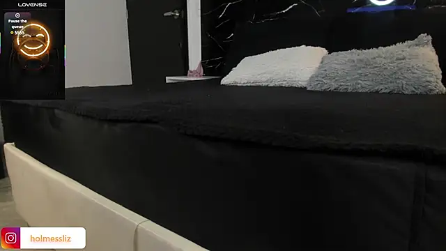 LIZ HOLMES online show from 21, 1, 2025