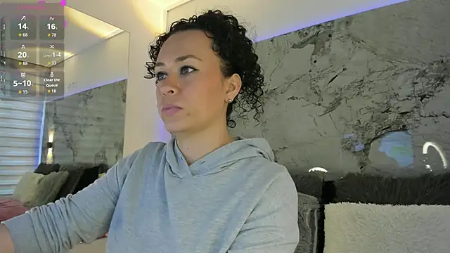 LIZ HOLMES online show from 29, 9, 2025