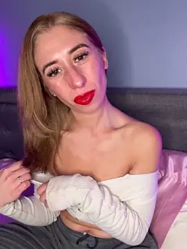 Snapshot of petitebarbiexxx chatting on 14, 12, 2024 petitebarbiexxx online show from 14, 12, 2024