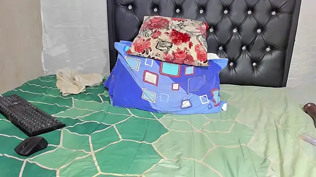 Darlyquenn11 online show from 8, 2, 2025