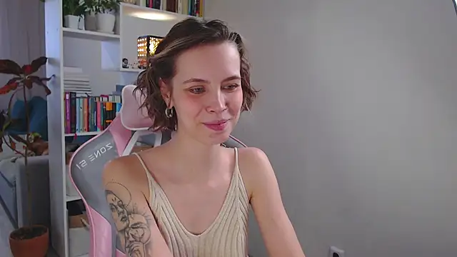 Snapshot of milly_ross chatting on 28, 12, 2024 milly ross online show from 28, 12, 2024