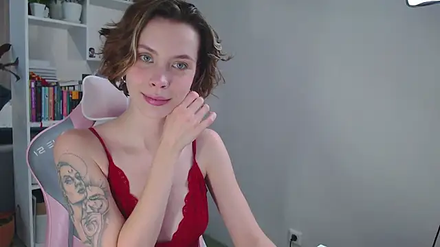 Snapshot of milly_ross chatting on 2, 1, 2025 milly ross online show from 2, 1, 2025