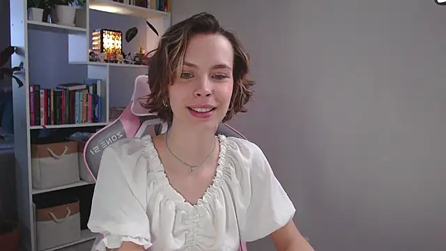 Snapshot of milly_ross chatting on 18, 1, 2025 milly ross online show from 18, 1, 2025