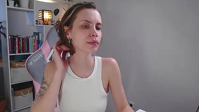 Snapshot of milly_ross chatting on 24, 1, 2025 milly ross online show from 24, 1, 2025