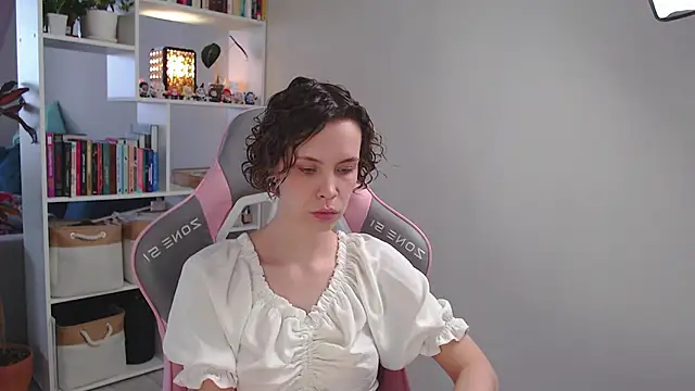 Snapshot of milly_ross chatting on 25, 1, 2025 milly ross online show from 25, 1, 2025