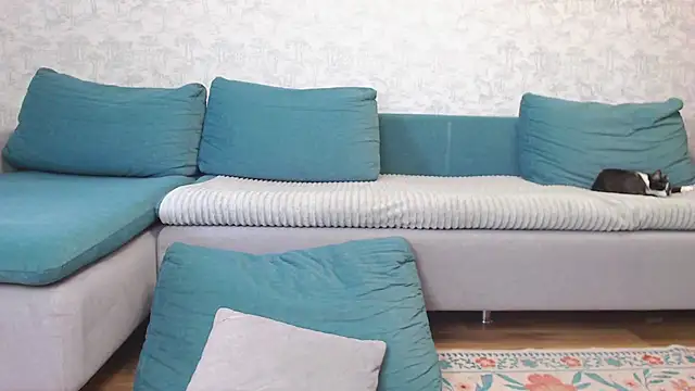 Snapshot of milly_ross chatting on 22, 10, 2025 milly ross online show from 22, 10, 2025