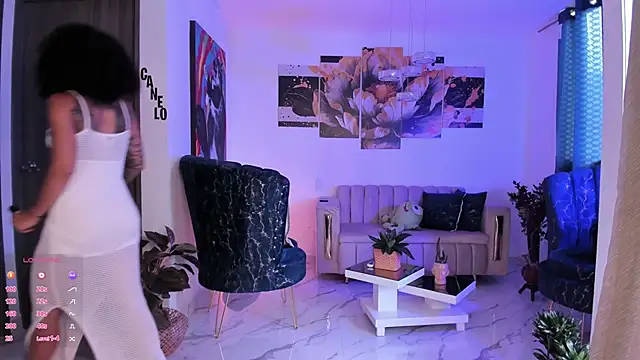 pretty pettite online show from 8, 12, 2024