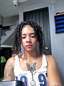 pretty pettite online show from 19, 12, 2025