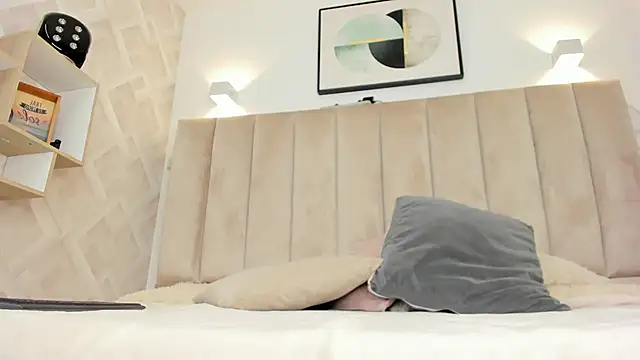 Anniie Queen online show from 28, 2, 2026