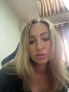 Snapshot of goddeesssssss chatting on 4, 12, 2025 goddeesssssss online show from 4, 12, 2025