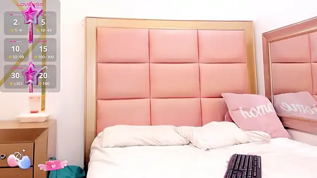 Snapshot of Mady-Edwards chatting on 28, 12, 2024 Mady-Edwards online show from 28, 12, 2024