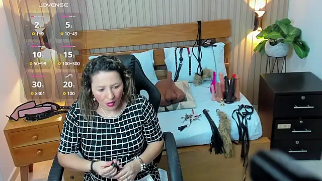 luciana ballesteros  online show from 6, 10, 2025