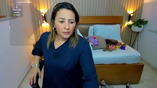 luciana ballesteros  online show from 30, 4, 2026