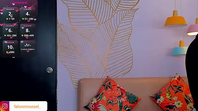 Snapshot of FaloonRoussel chatting on 22, 2, 2025 FaloonRoussel online show from 22, 2, 2025