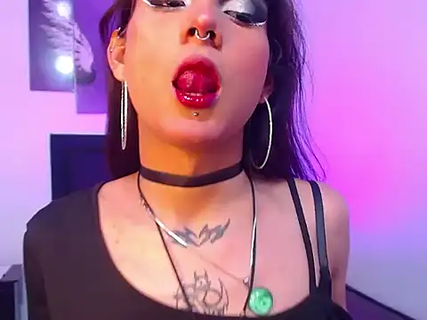 lilithnyx333 online show from 18, 2, 2026