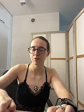 MartiniiSelenna online show from 6, 7, 2026
