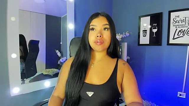 MarianaGarciaa   online show from 13, 4, 2026