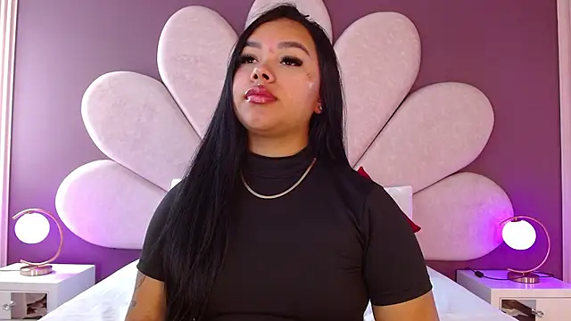Snapshot of MarianaGarciaa__ chatting on 8, 5, 2026 MarianaGarciaa online show from 8, 5, 2026