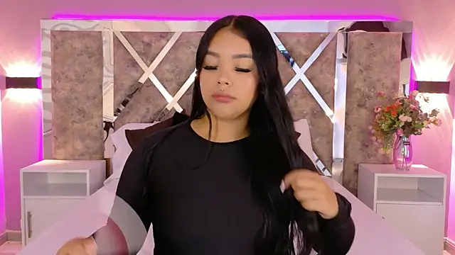 Snapshot of MarianaGarciaa__ chatting on 21, 5, 2026 MarianaGarciaa online show from 21, 5, 2026