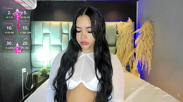 Snapshot of MarianaGarciaa__ chatting on 18, 6, 2026 MarianaGarciaa online show from 18, 6, 2026