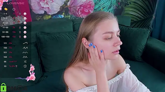 Snapshot of Polumna_cute chatting on 6, 12, 2024 Polumna cute online show from 6, 12, 2024