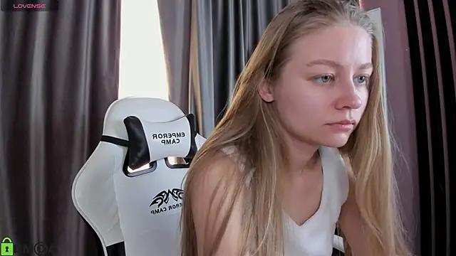 Snapshot of Polumna_cute chatting on 14, 9, 2025 Polumna cute online show from 14, 9, 2025