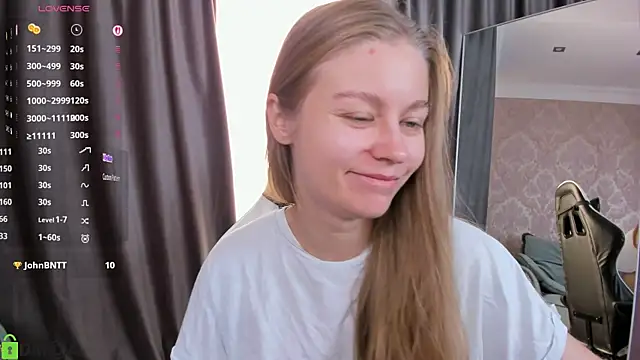 Snapshot of Polumna_cute chatting on 4, 10, 2025 Polumna cute online show from 4, 10, 2025