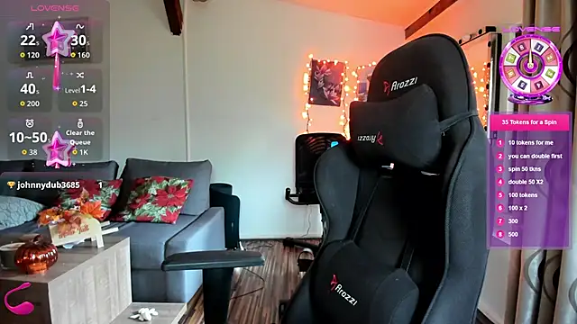 Snapshot of PlayfulGoddess chatting on 15, 10, 2025 PlayfulGoddess online show from 15, 10, 2025