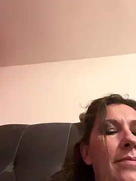 Lwhite1 online show from 19, 11, 2025