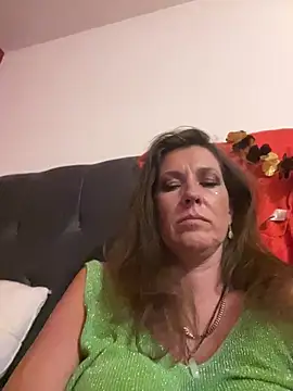Lwhite1 online show from 23, 7, 2026
