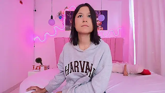 Snapshot of Azul_horney chatting on 5, 12, 2024 Azul horney online show from 5, 12, 2024