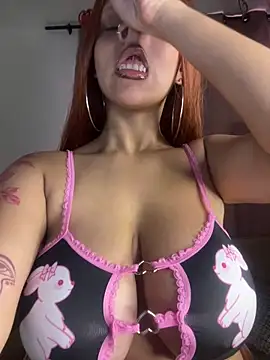 Charlotee  online show from 16, 2, 2025