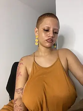 Charlotee  online show from 25, 9, 2025