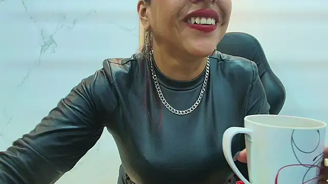 Anabella Thompson online show from 6, 5, 2026
