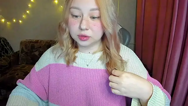 Snapshot of Milafoxxxy chatting on 7, 10, 2025 Milafoxxxy online show from 7, 10, 2025