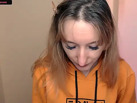 Snapshot of AmandaSell chatting on 3, 10, 2025 AmandaSell online show from 3, 10, 2025