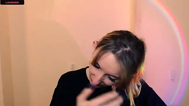 Snapshot of AmandaSell chatting on 10, 10, 2025 AmandaSell online show from 10, 10, 2025