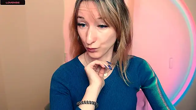 Snapshot of AmandaSell chatting on 23, 10, 2025 AmandaSell online show from 23, 10, 2025