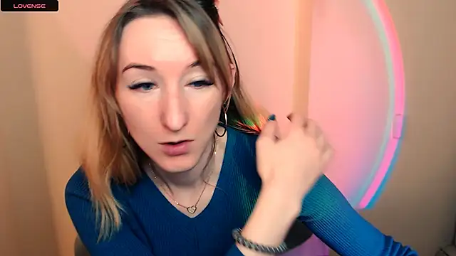 Snapshot of AmandaSell chatting on 27, 10, 2025 AmandaSell online show from 27, 10, 2025